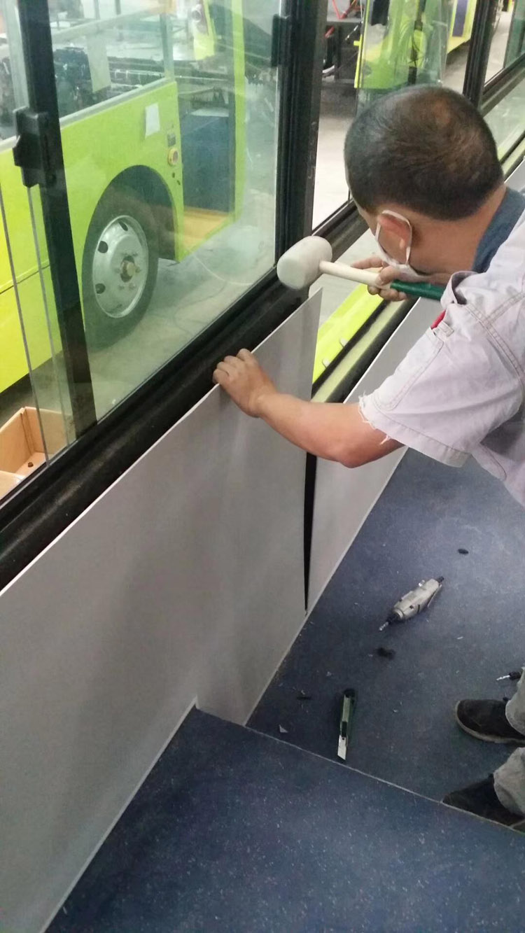 PVC复膜板用于公交车顶棚析侧面板案例